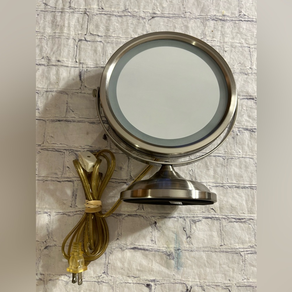 JERDON PRODUCTS LIGHTED MAGNIFYING MAKE-UP MIRROR LAMP AC BRIGHT MODEL JP589N